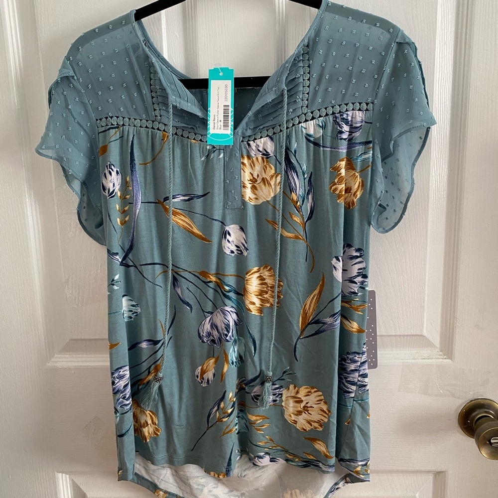 DANIEL RAINNShort Sleeve Flutter Sleeve Tassel Knit Top - New with tags